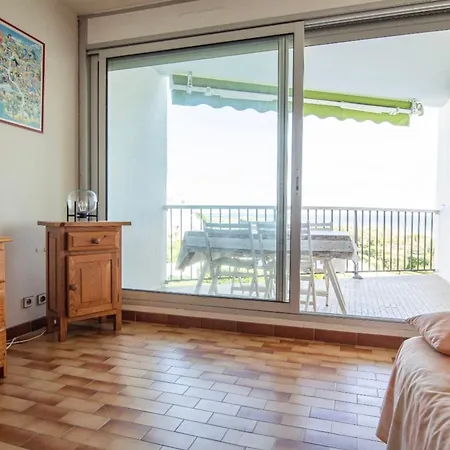 Bright 26 M With Pool And Sea View アパート